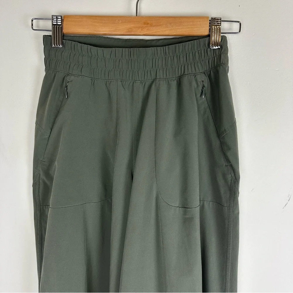 Lululemon Swift Mid-Rise Wide-Leg Pant
